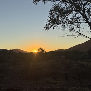 Hamersley Road Mount Bruce Free Camp