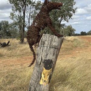 Dingo Stump sculpture
