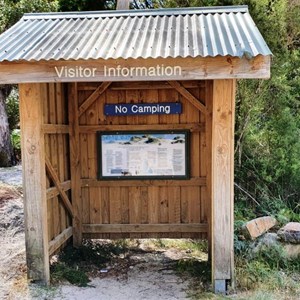 Information shelter at Henty Dunes