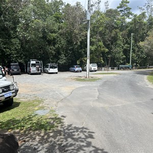 Bethune Falls Trailhead Carpark