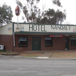 Nandaly Hotel