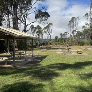 Parking & Picnic Area