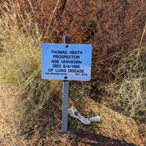 Chinaman Rock graves