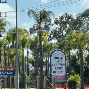 Coomealla Club Motel & Caravan Park