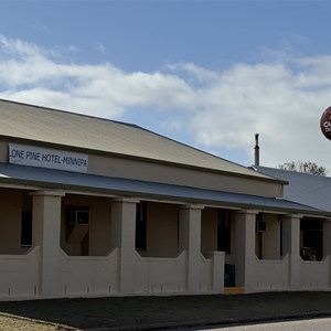 Lone Pine Hotel