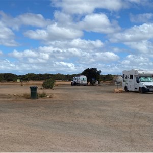 Cocklebiddy Caravan Park