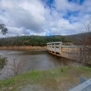 Mount Bold Reservoir wall car park
