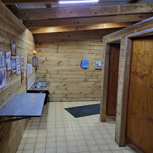 Discovery Lagoon Caravan and Camping Grounds