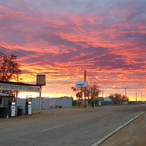 Mobil Maree Outback Roadhouse