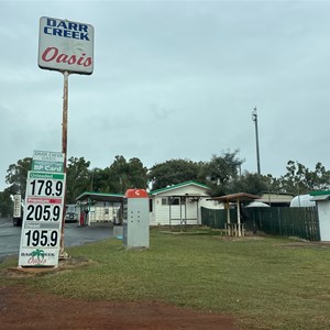 Darr Creek Oasis Servo & Free Camp