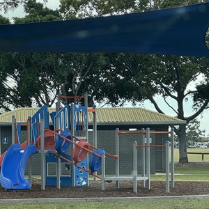 Hinkler Lions Tourist Park