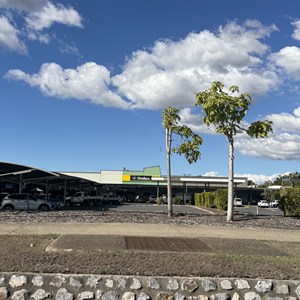 Drakes IGA & Retail Shopping Centre