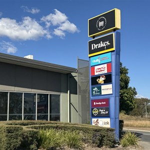 Drakes IGA & Retail Shopping Centre