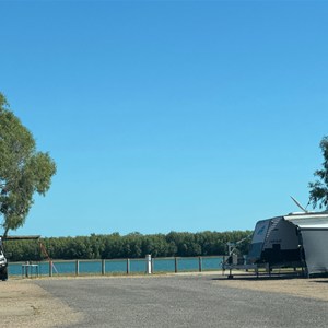 Karumba Lodge Hotel Caravan Park