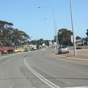 Lake Grace main street entry from East
