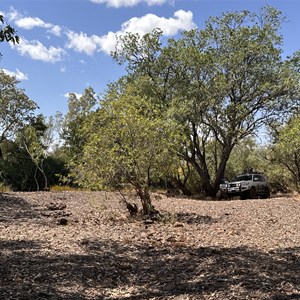 Hicks Creek Rockbar Camp