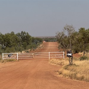 Access to Larrawa Station Stay