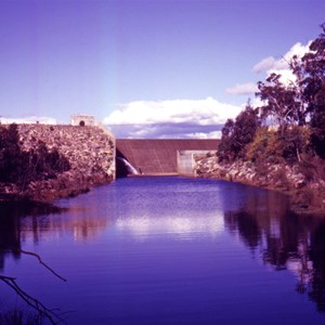 Ungated overfall concrete spillway