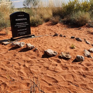 Mungkututu's Grave (June 2023)