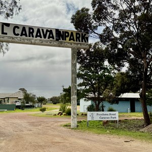 Poochera Hotel Caravan Park