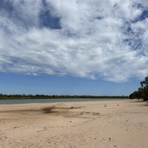 King Ash Bay Fishing Club Camping & Caravan Park