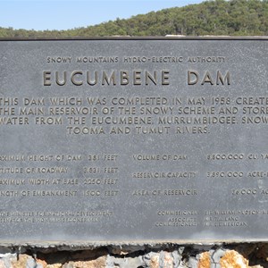 Brass plaque with imperial dam statistics