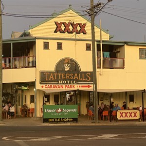 Tattersalls Hotel