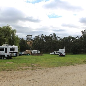 Camping area at the Willows free camp.