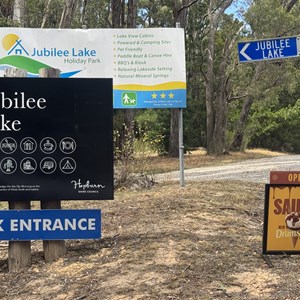 Jubilee Lake Caravan Park