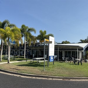 Cardwell Beachcomber Tourist Park